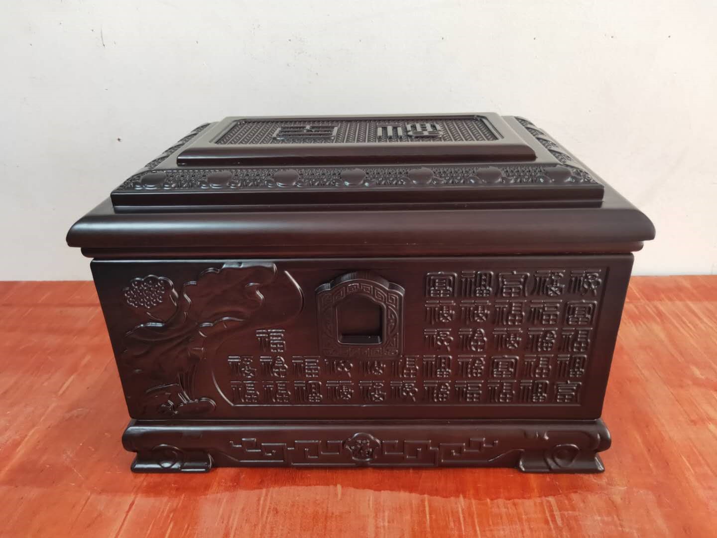 安葬骨灰盒都需要注意什么